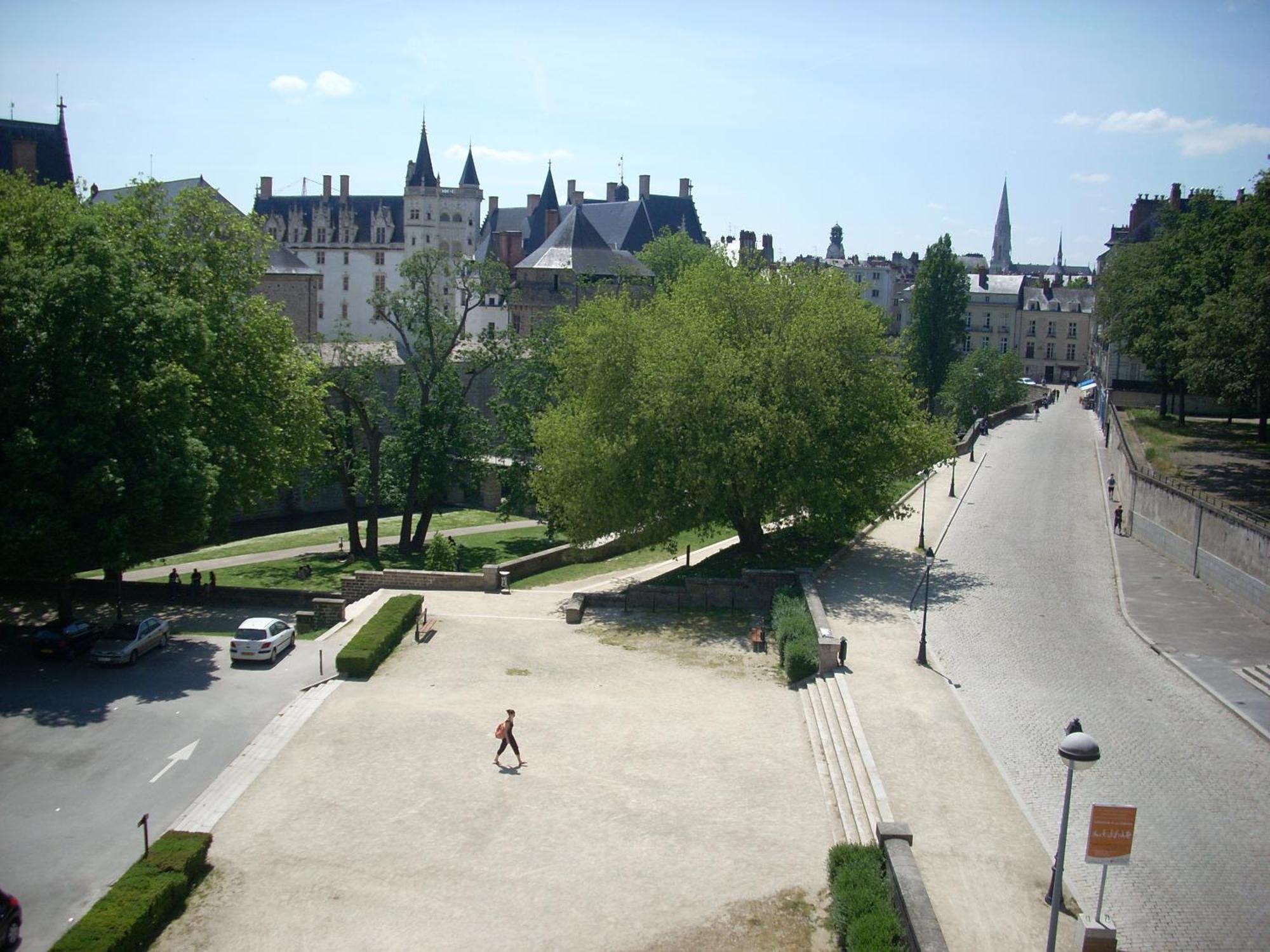 Du Chateau