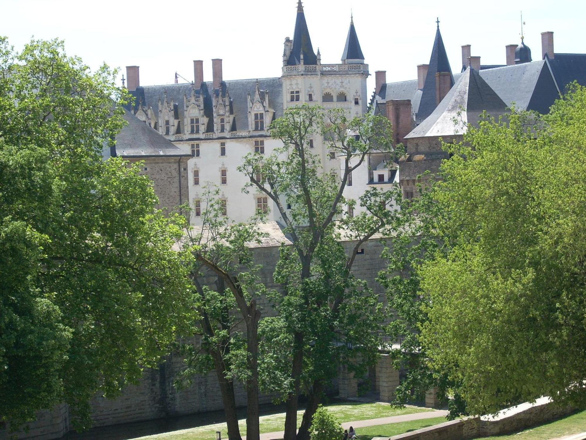 Du Chateau