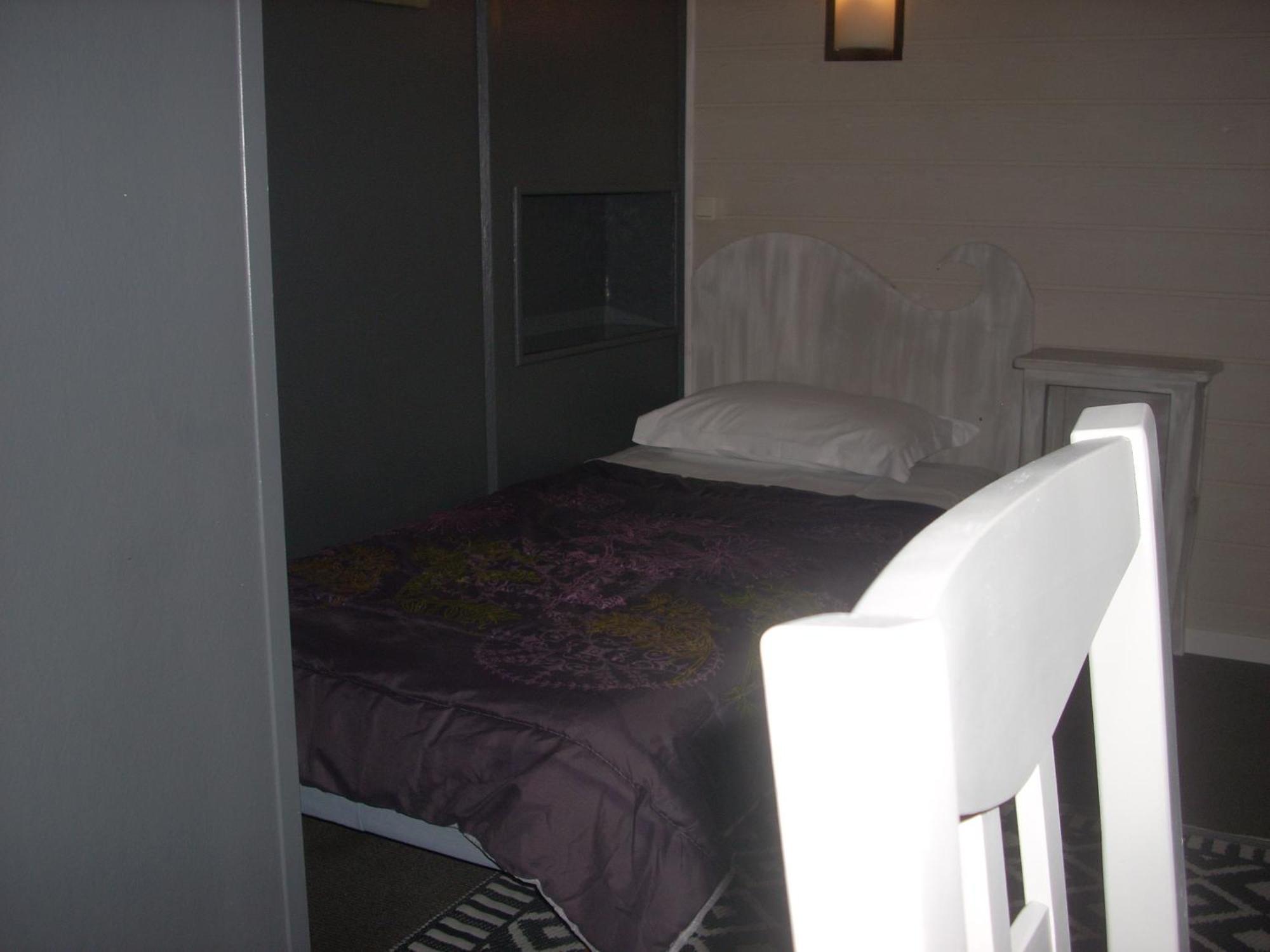 Du Chateau Hotel 2*